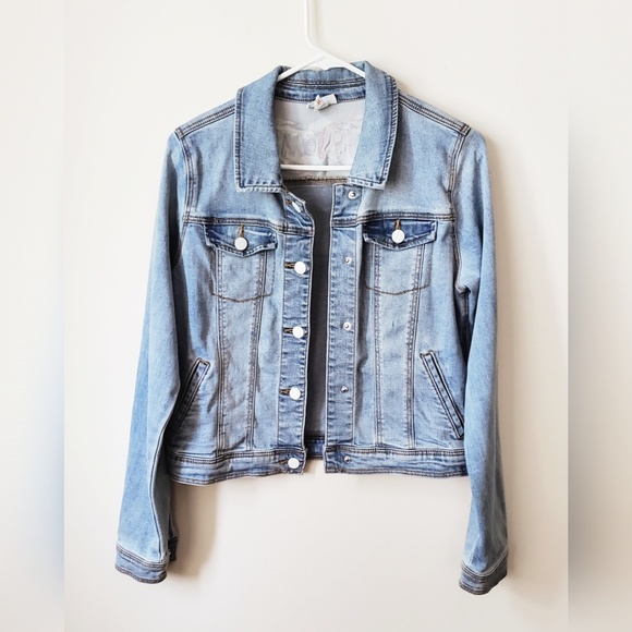 ➡️ SOLD PRICE REDUCED Awesome Girl's Jean Jacket - Picture 2 of 5